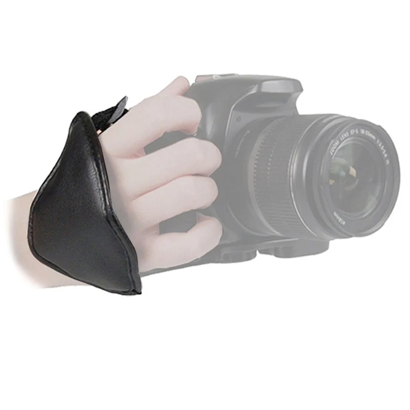 Canon EF-M 22mm f/2 STM Moderate Wide-Angle Lens with 16GB Accessory Kit for EOS M Mirrorless Camera - Image 7