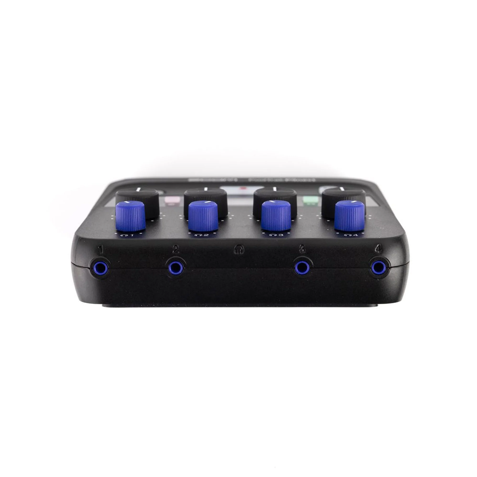 Zoom PodTrak P4next Portable Multitrack Podcast Recorder - Image 6